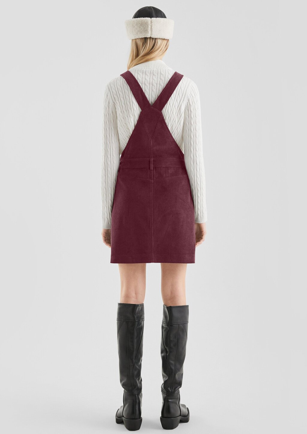 Mini-Latzkleid aus Cord