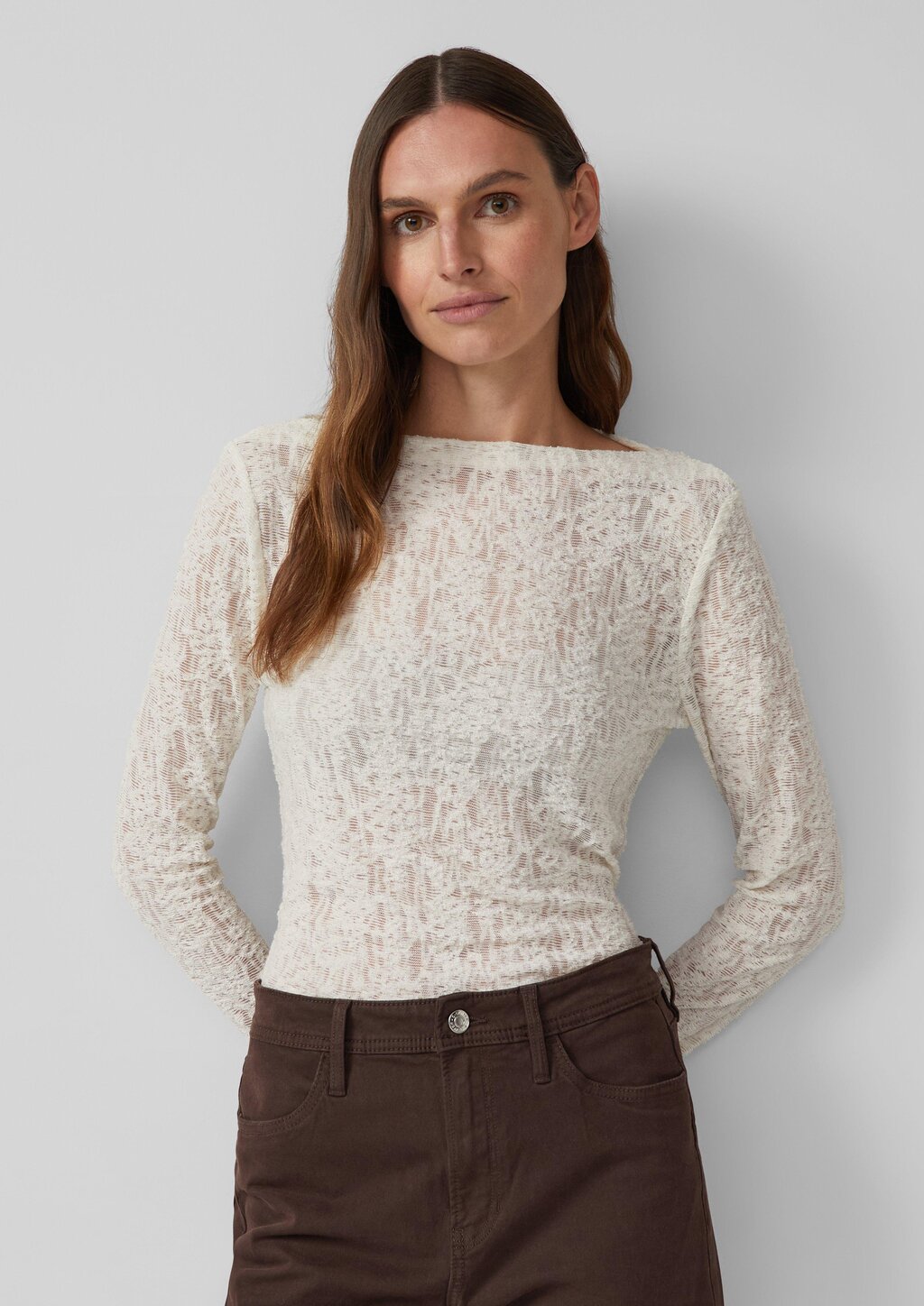 Semitransparentes Langarmshirt aus weicher Jersey-Spitze