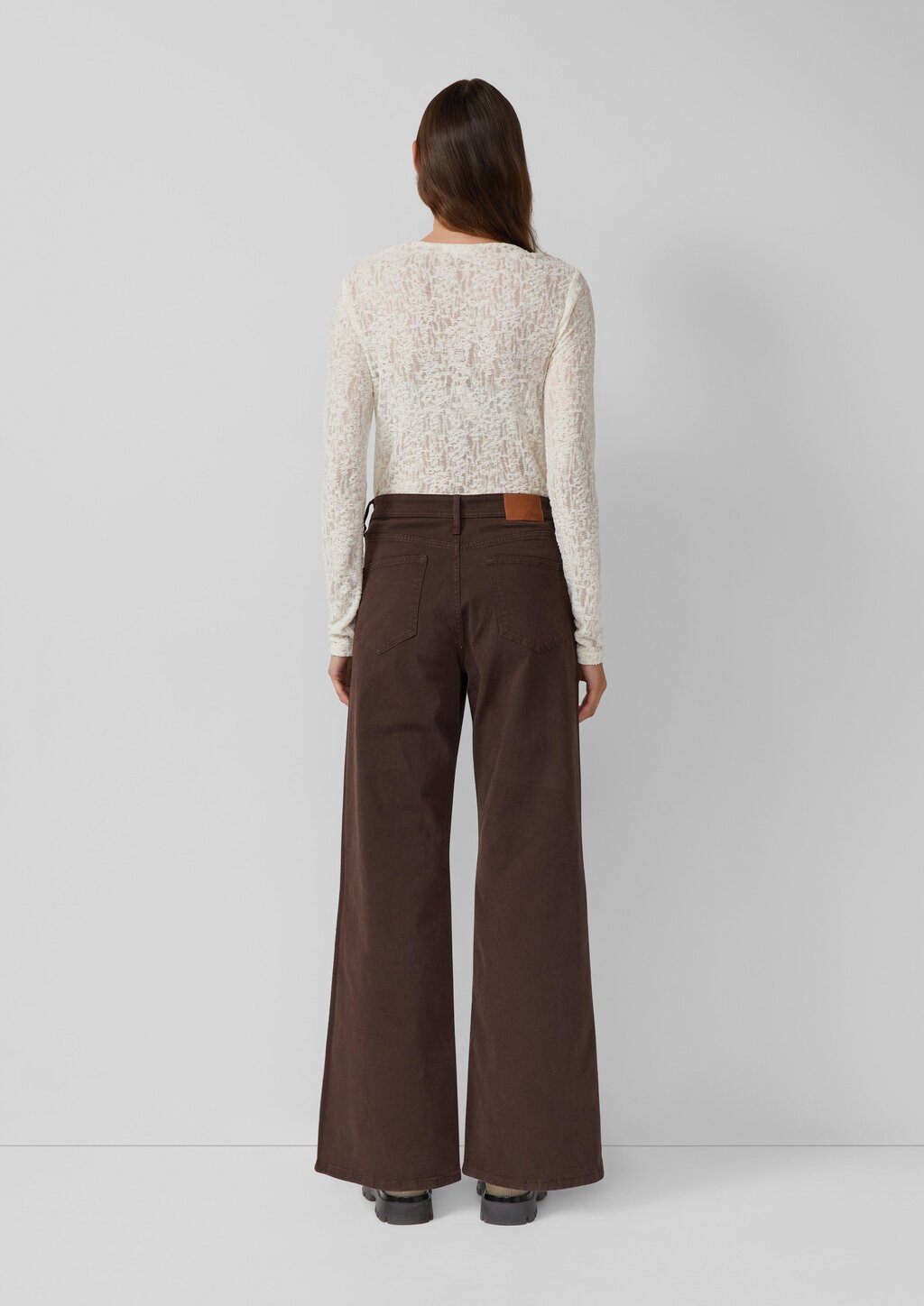 Semitransparentes Langarmshirt aus weicher Jersey-Spitze