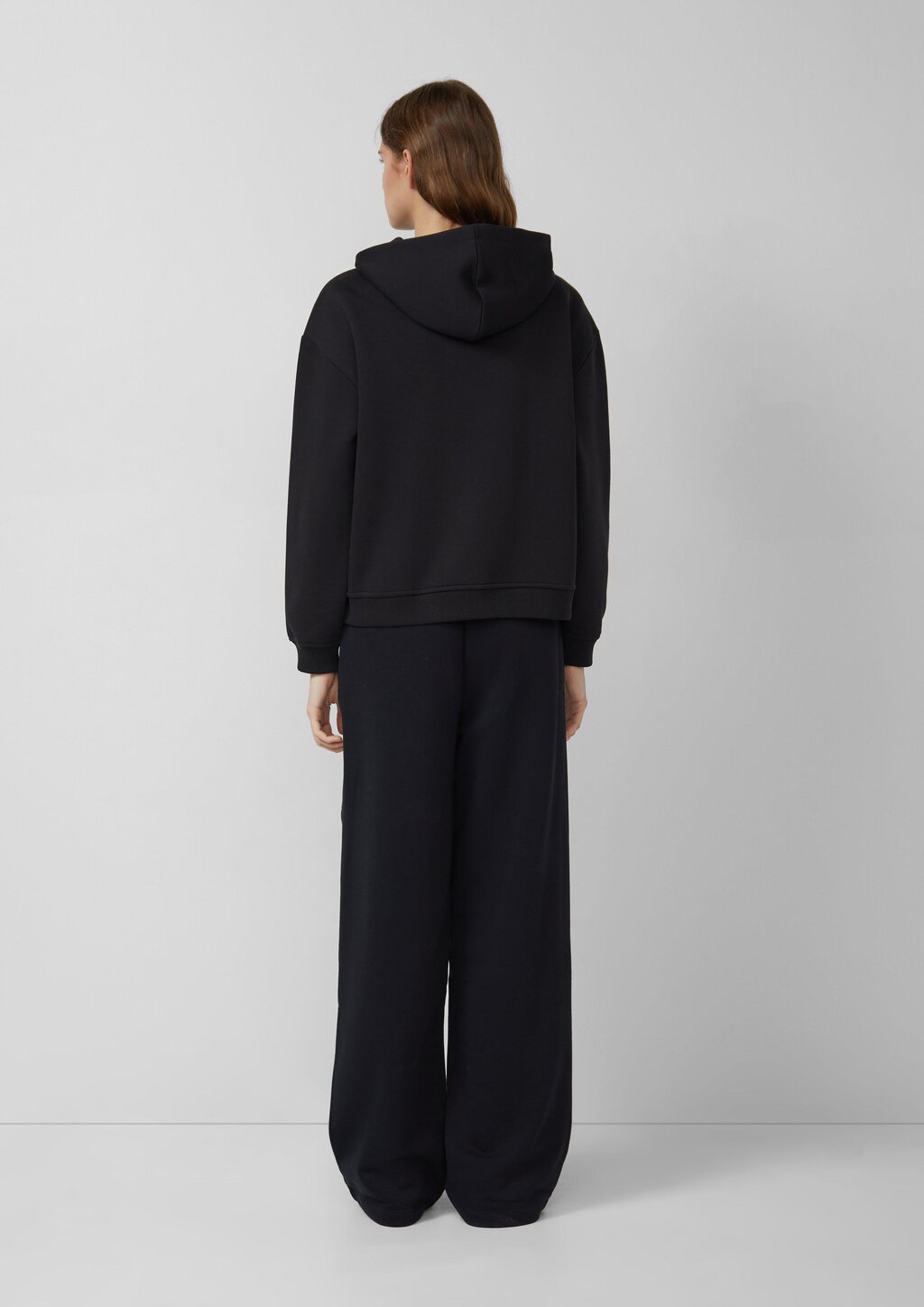 Weiche Sweatjacke mit Schmuckstein-Detail