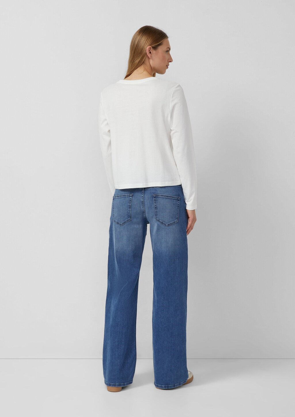 Weiches Langarmshirt mit Schmucksteinen