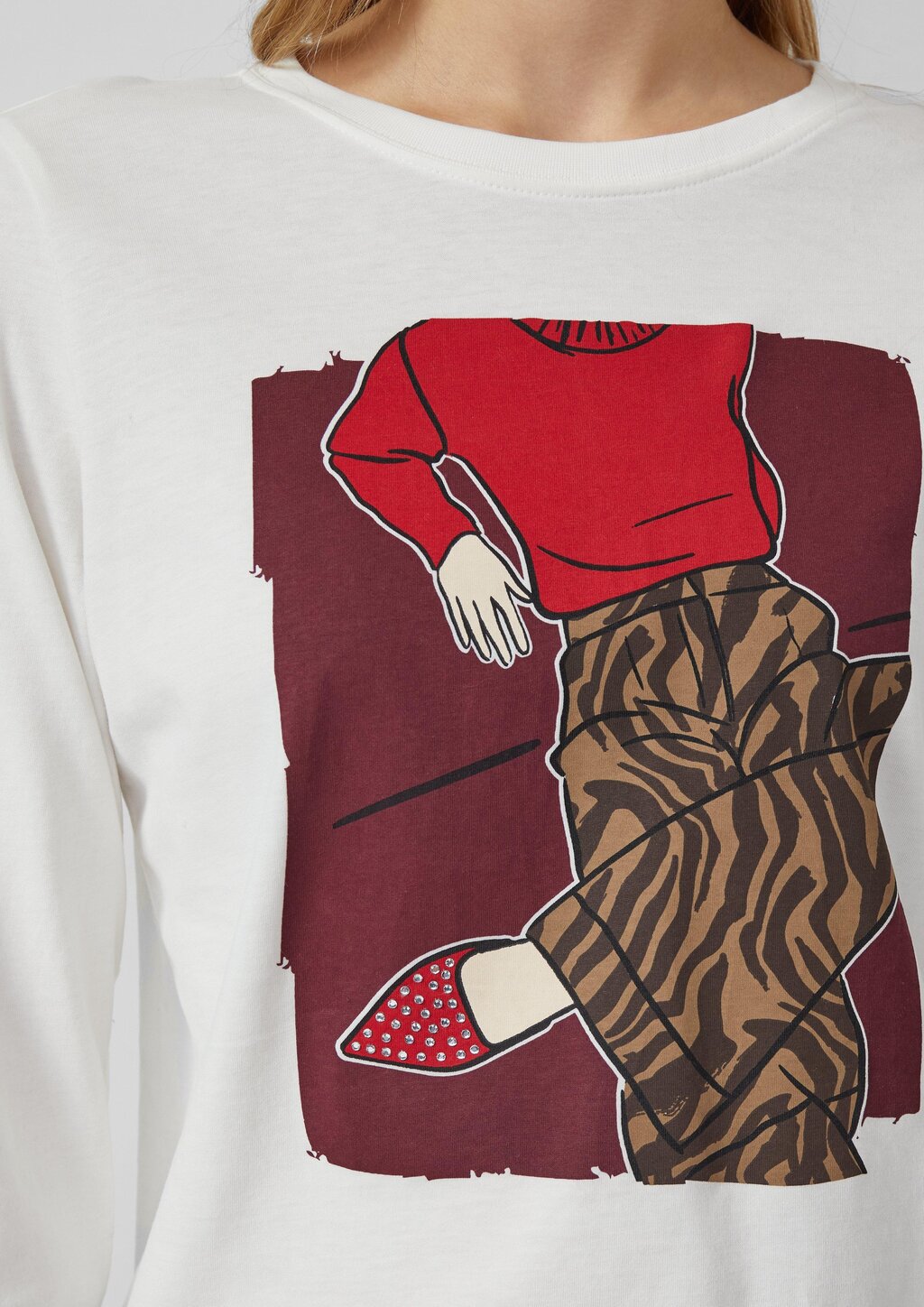 Weiches Langarmshirt mit Schmucksteinen