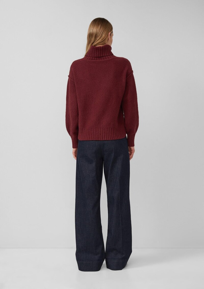 Kuscheliger Strickpullover mit breitem Rollkragen