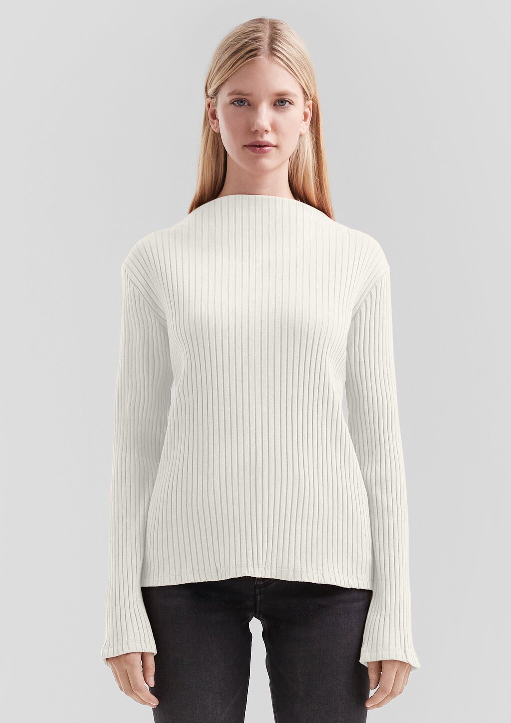 Geripptes Langarmshirt mit Stehkragen