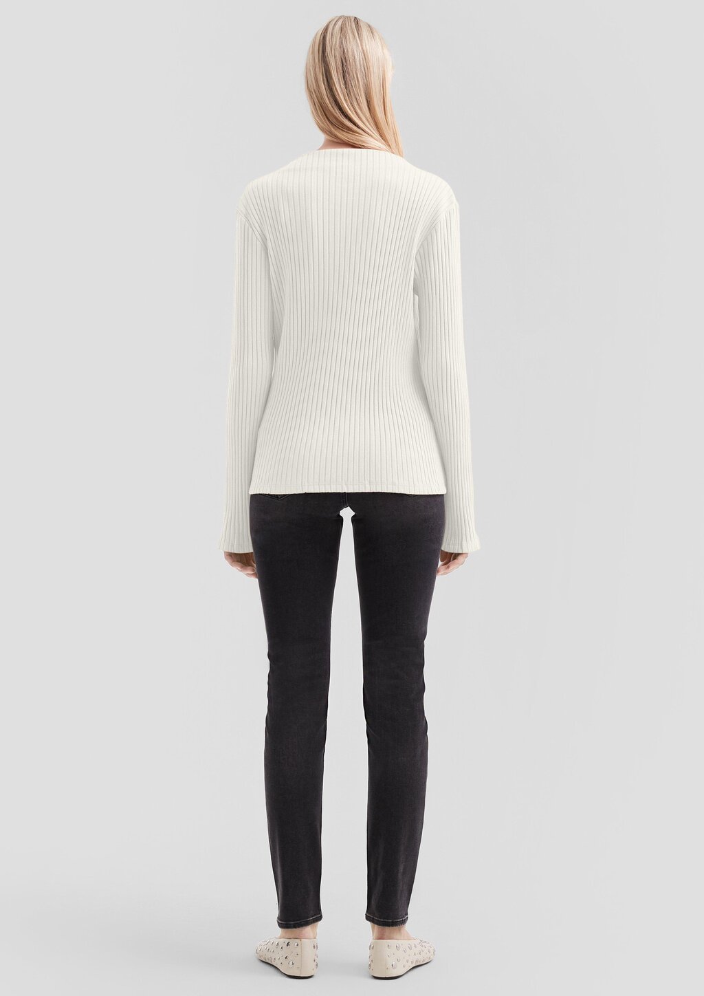 Geripptes Langarmshirt mit Stehkragen