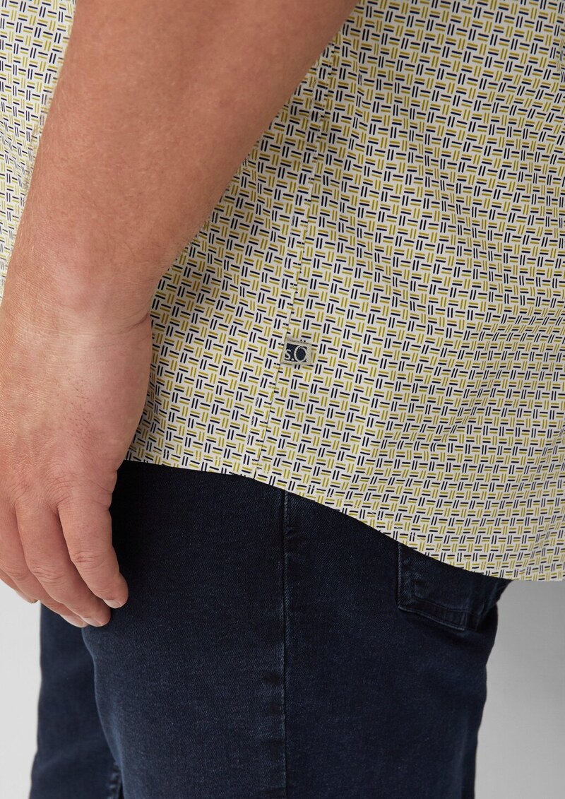 Regular Fit: Gemustertes Kurzarmhemd aus Baumwolle mit Button-Down-Kragen