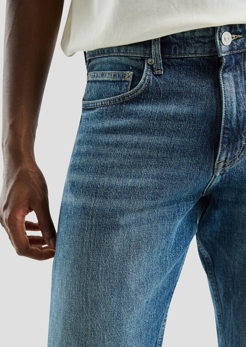 Denim Pete/ Regular Fit / Mid Rise / Straight Leg