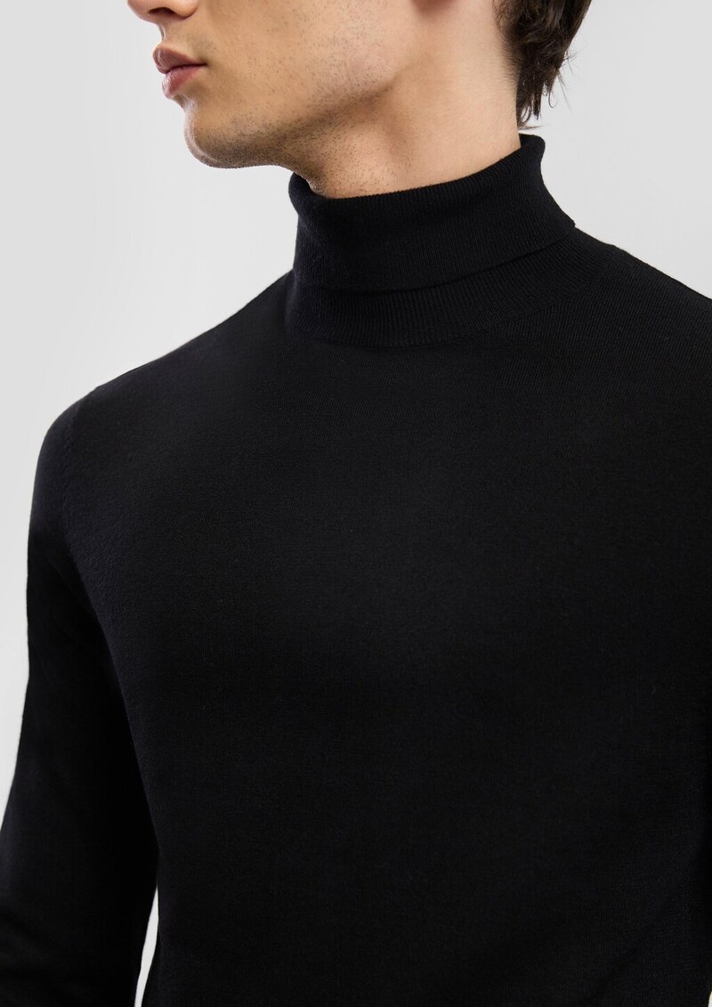 Rollkragenpullover