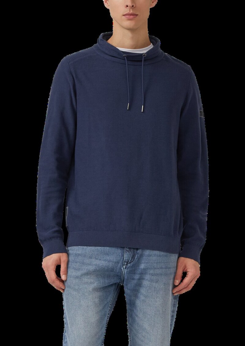 Leichter Pullover mit Snood-Kragen und Logo-Detail