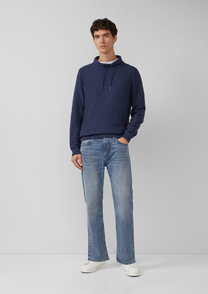 Leichter Pullover mit Snood-Kragen und Logo-Detail