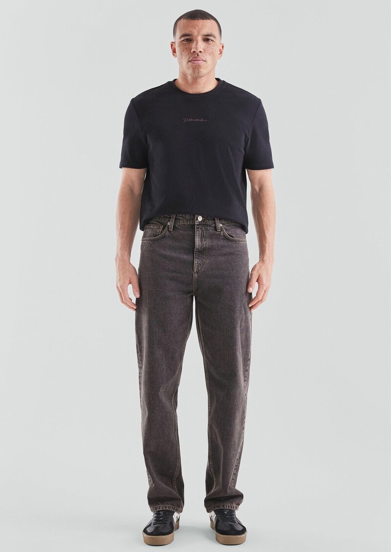 Denim /Loose Fit / Mid Rise / Straight Leg