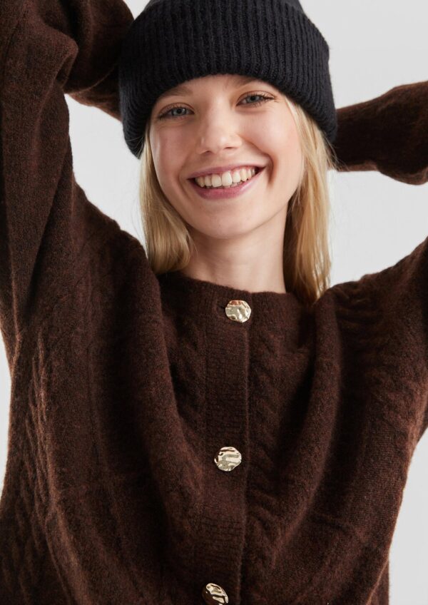 Strickjacke mit Zopfmuster