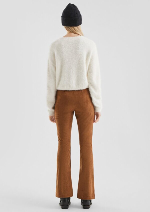 Hose in Wildlederoptik