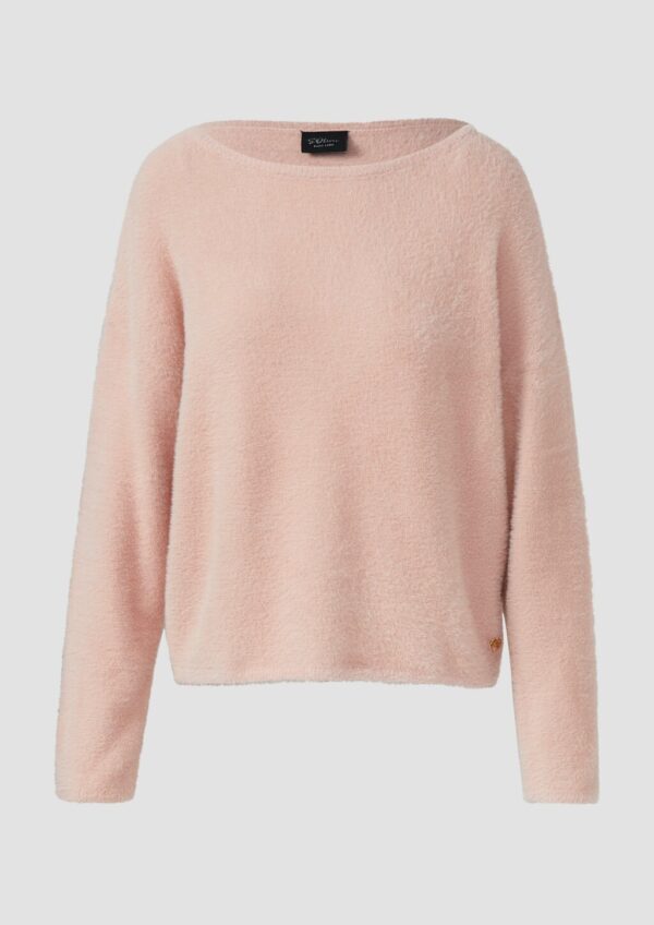 Flauschiger Pullover mit U-Boot-Ausschnitt