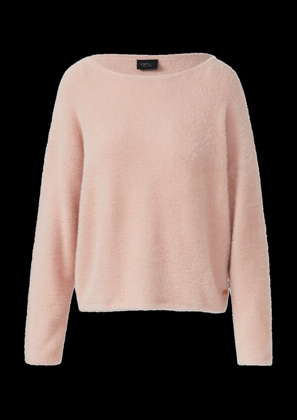 Flauschiger Pullover mit U-Boot-Ausschnitt