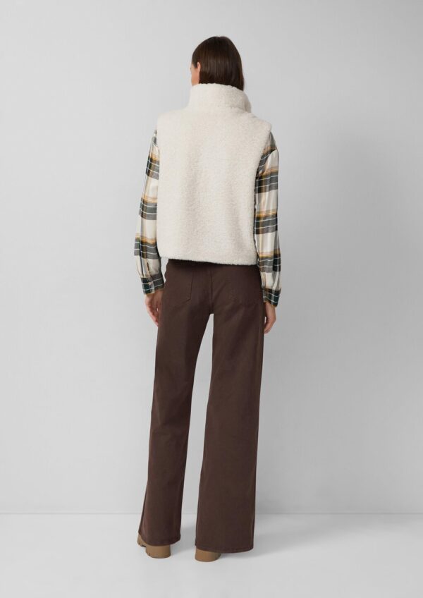 Weste aus Teddyplüsch mit Eingrifftaschen