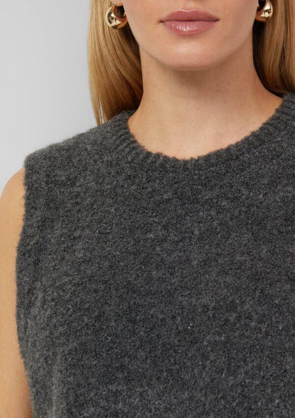 Pullunder aus Bouclé-Strick mit seitlichen Schmuck-Details