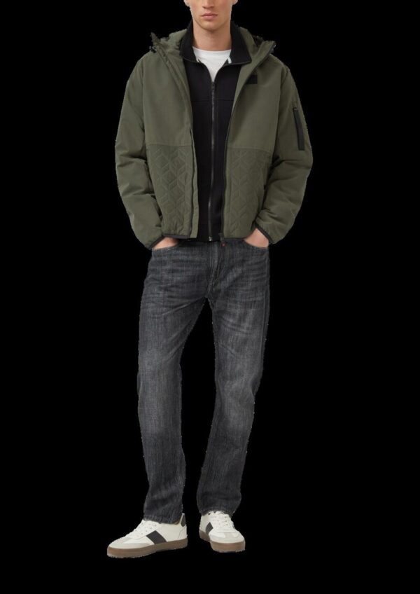 Sportive Jacke im Fabricmix mit verstellbarer Kapuze