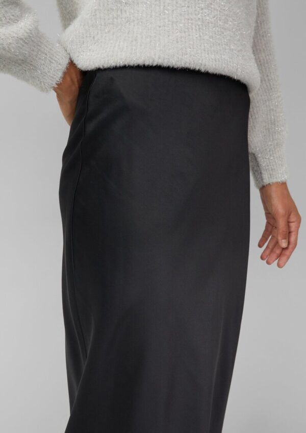 Satin-Rock in Midi-Länge