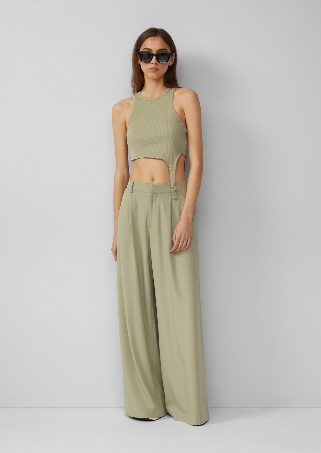 Bundfaltenhose mit weitem Bein | QS x Vanessa Mai