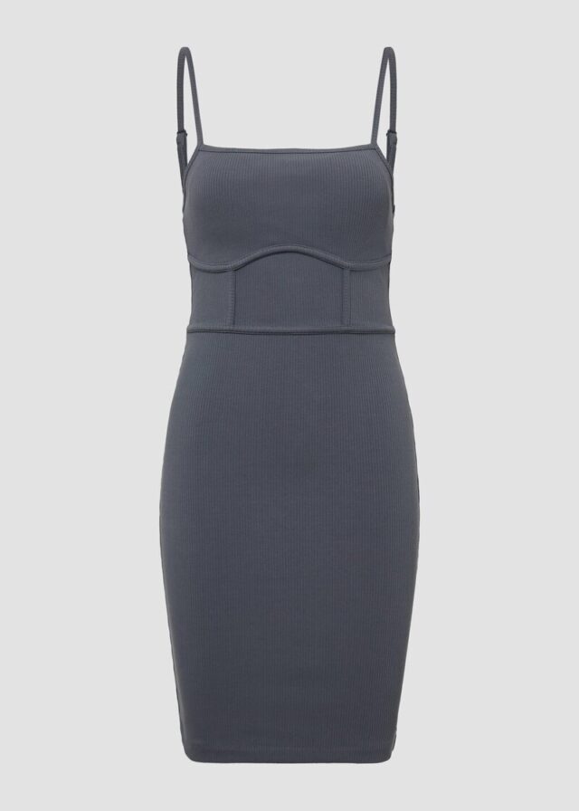 Elastisches Spaghettiträger-Kleid mit Nahtdetails | QS x Vanessa Mai