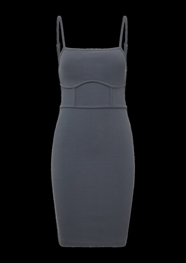 Elastisches Spaghettiträger-Kleid mit Nahtdetails | QS x Vanessa Mai
