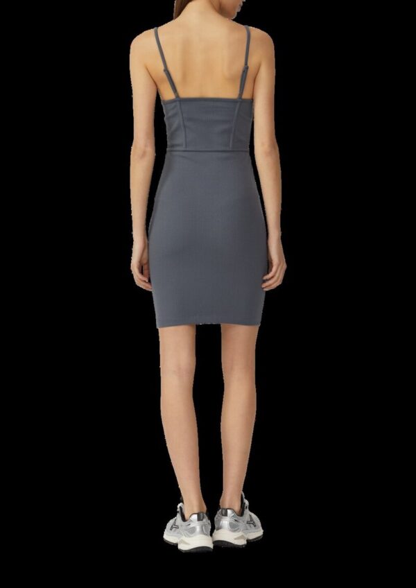 Elastisches Spaghettiträger-Kleid mit Nahtdetails | QS x Vanessa Mai