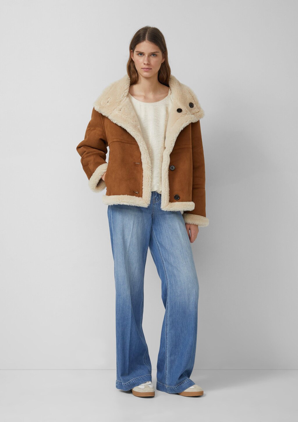 Glänzende Bluse im O-Shape