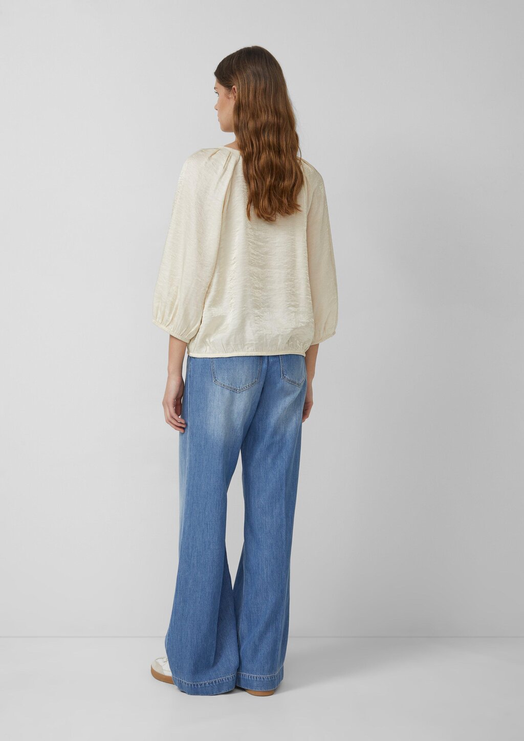 Glänzende Bluse im O-Shape