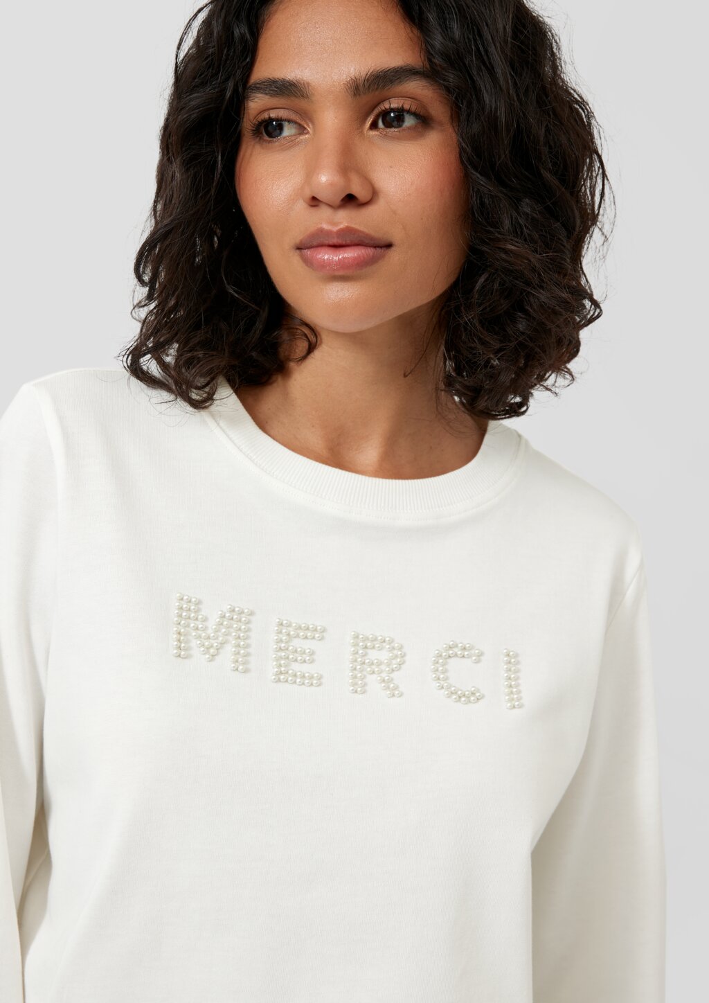 Longsleeve mit Perlenschriftzug