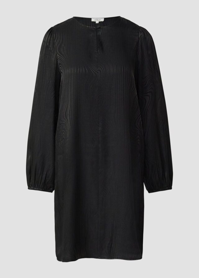 Fließendes Jacquardkleid mit Raffung