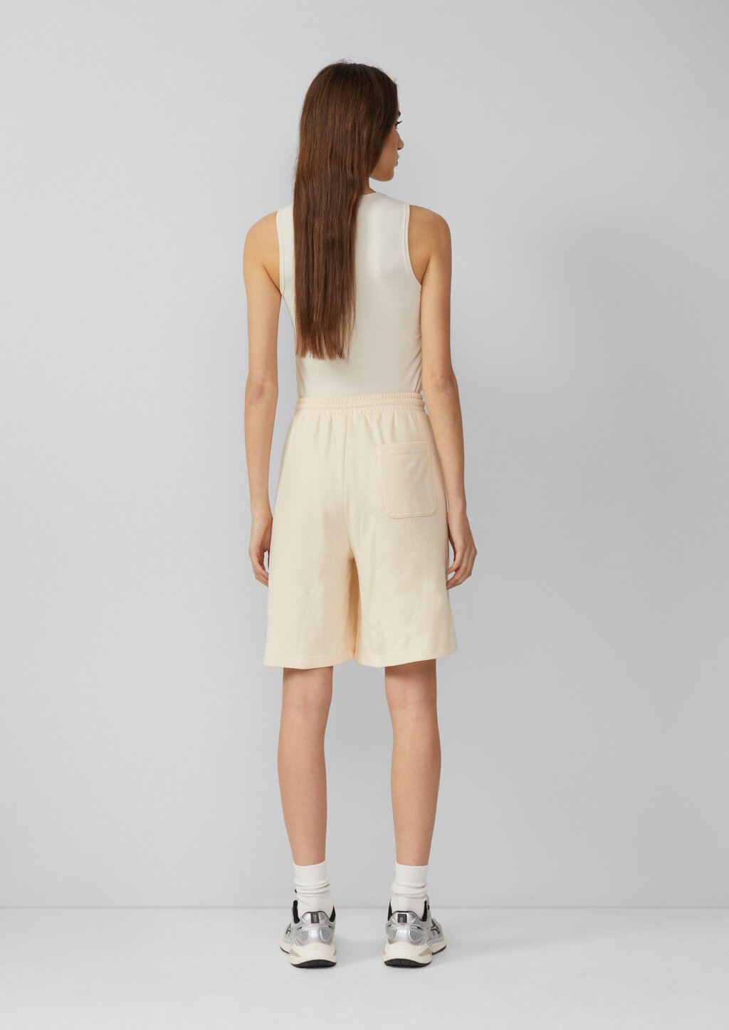 Lässige Bermudashorts aus Sweat | QS x Vanessa Mai