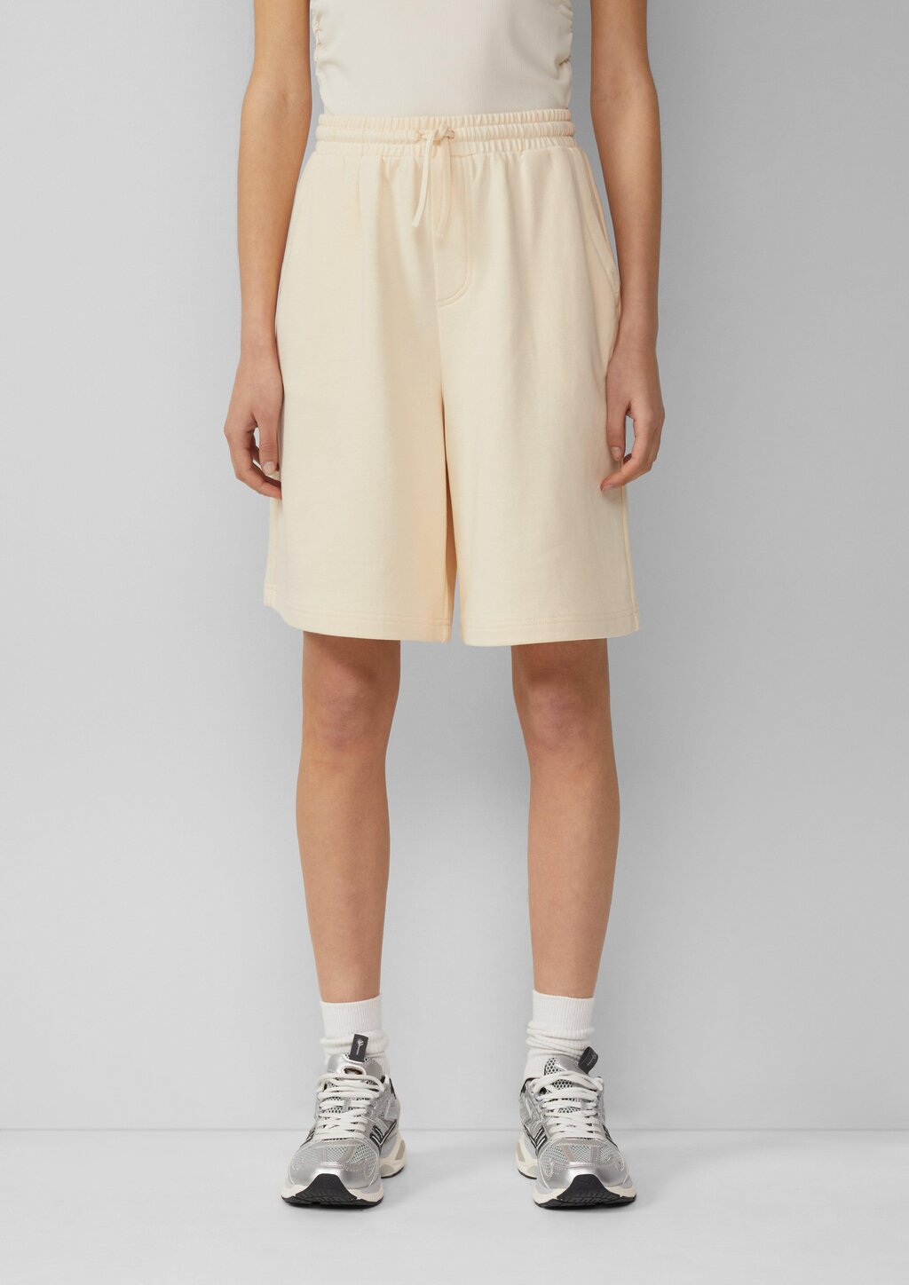 Lässige Bermudashorts aus Sweat | QS x Vanessa Mai