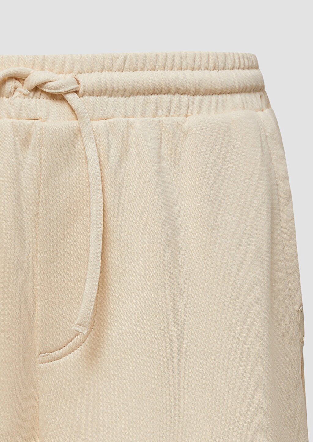 Lässige Bermudashorts aus Sweat | QS x Vanessa Mai