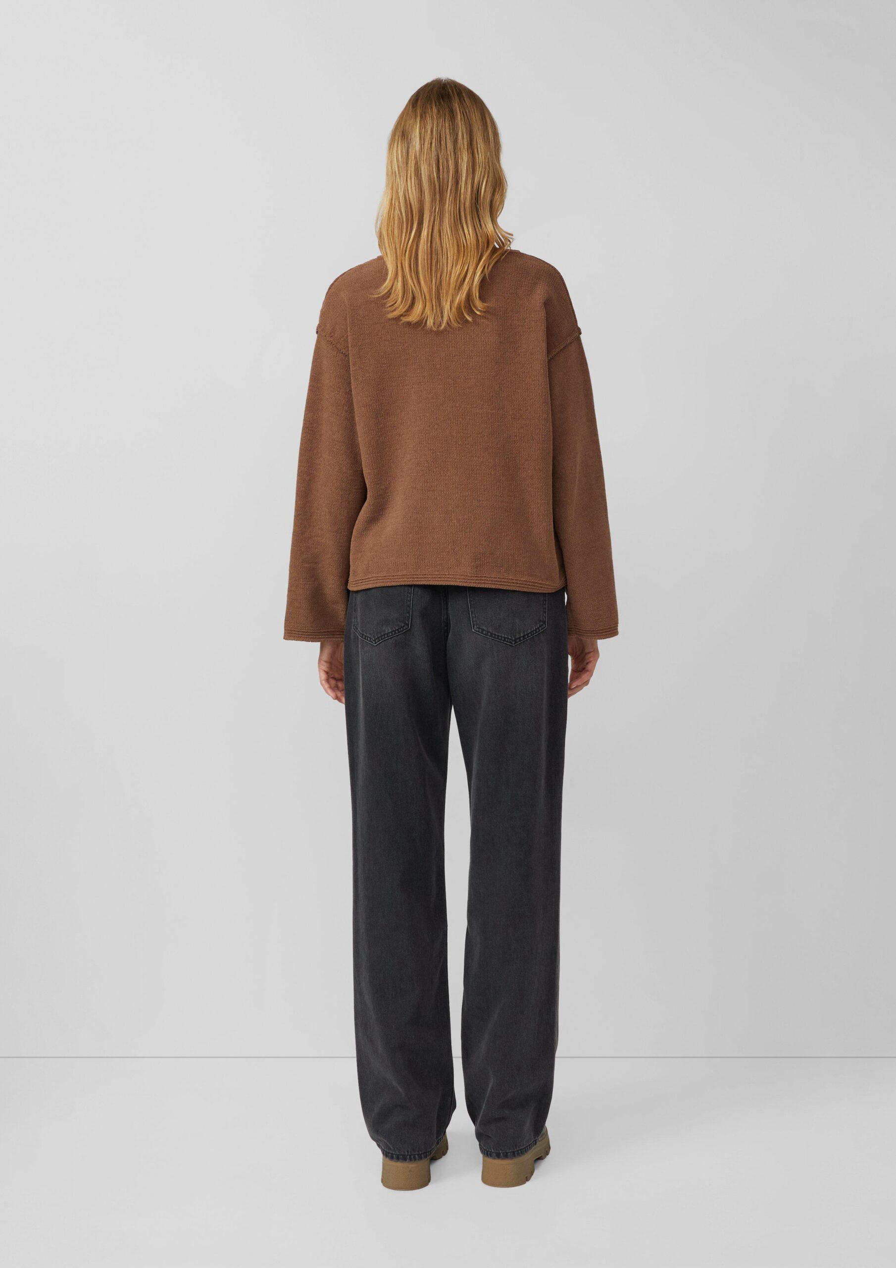 Weicher Strickpullover mit Naht-Details