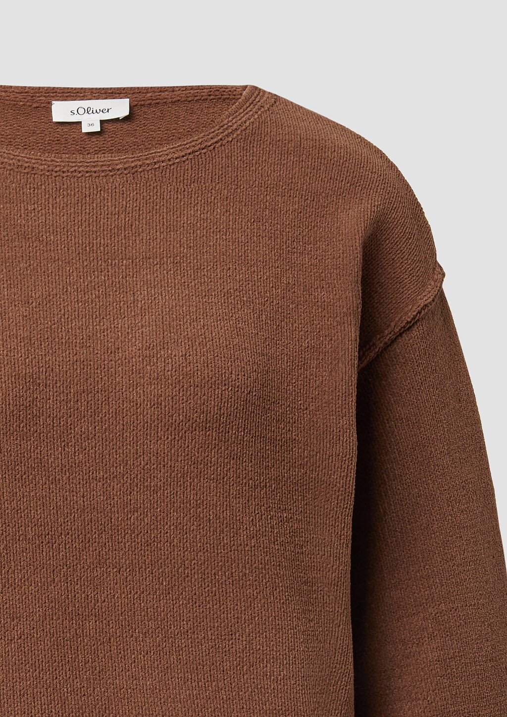 Weicher Strickpullover mit Naht-Details