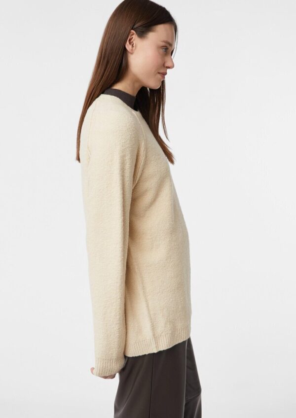 Oversized Strickpullover aus Bouclé mit Stickdetail am Rücken