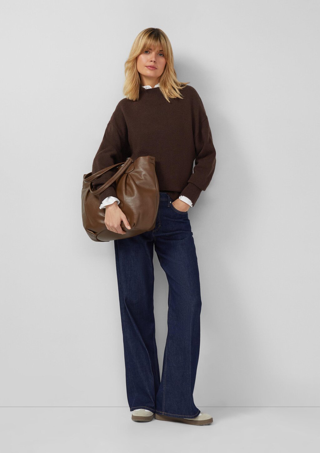 Shopper aus Lederimitat mit Logoprägung und abnehmbarem Schultergurt