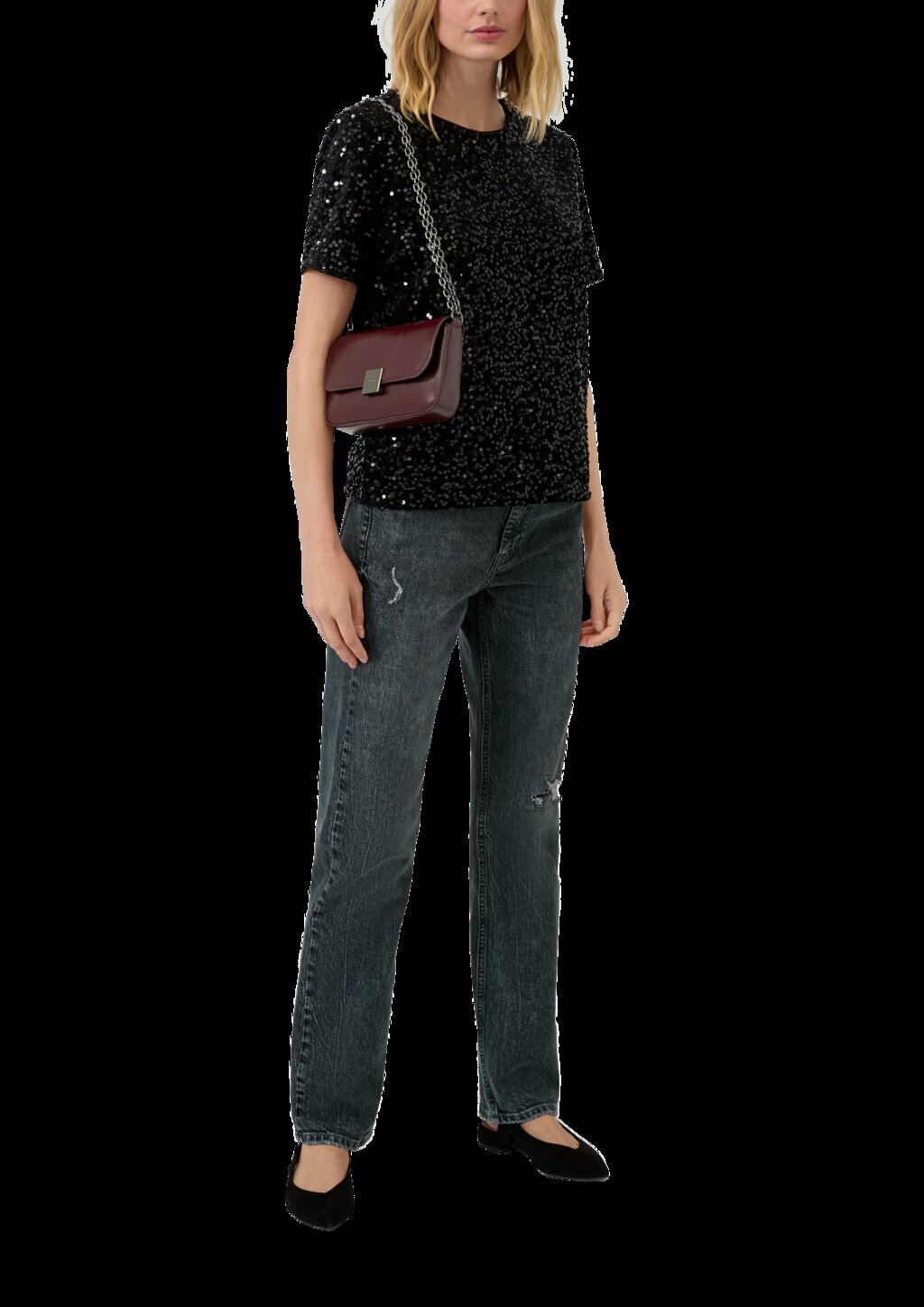 Clutch mit Schulterkette und Logo-Gravur auf der Magnetschließe