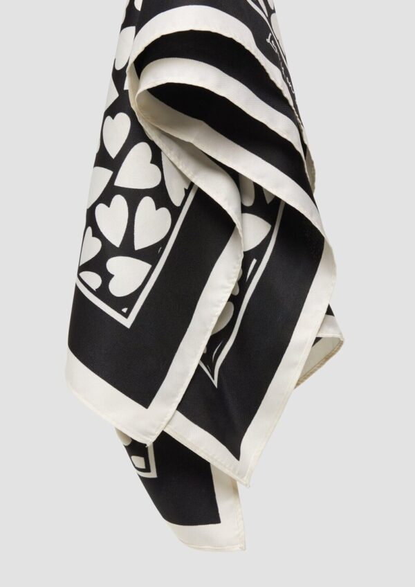 Nickituch mit Artwork-Design