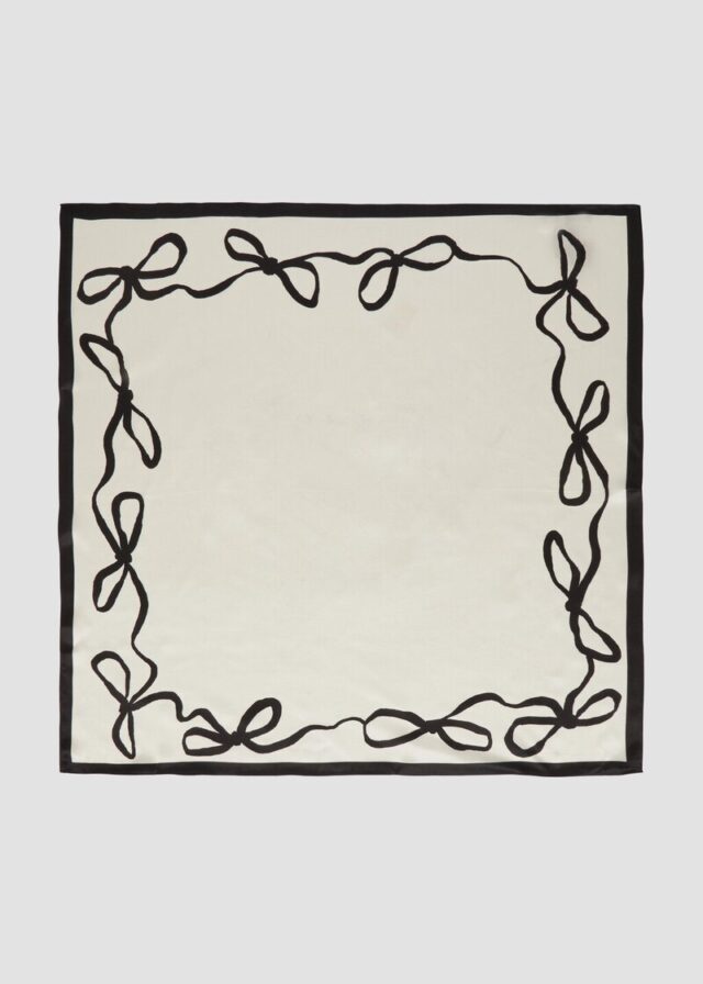 Tuch aus reiner Seide