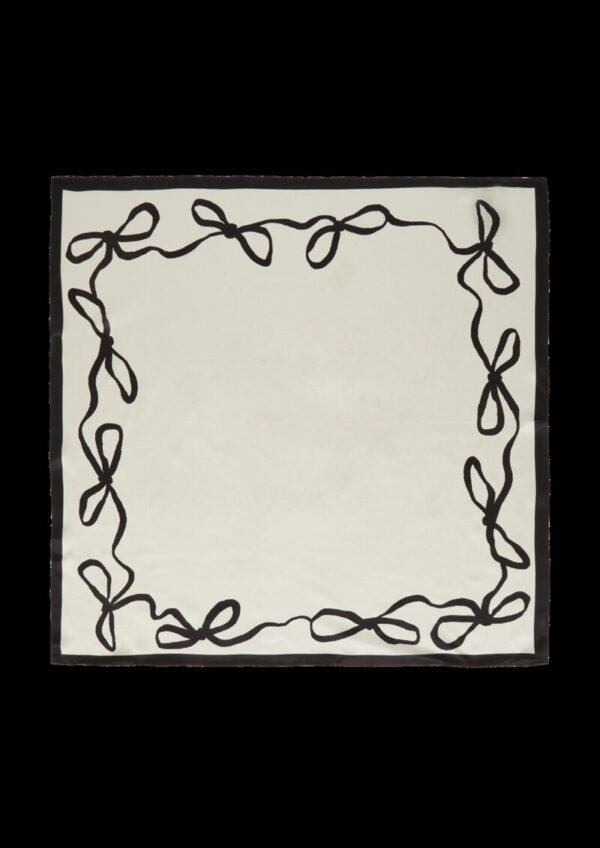 Tuch aus reiner Seide