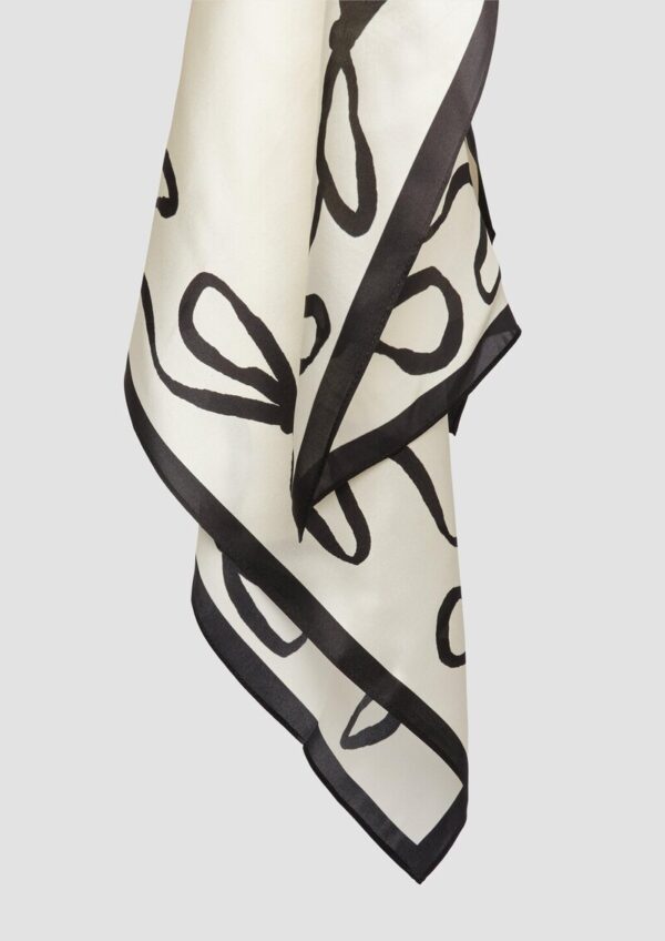 Tuch aus reiner Seide