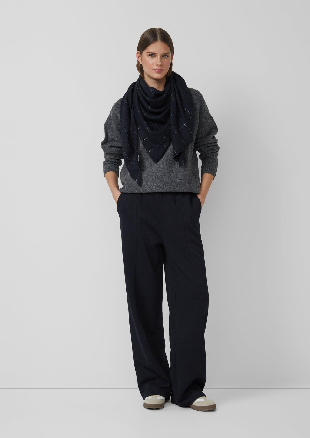 Dreieckstuch mit dezentem Glitzergarn