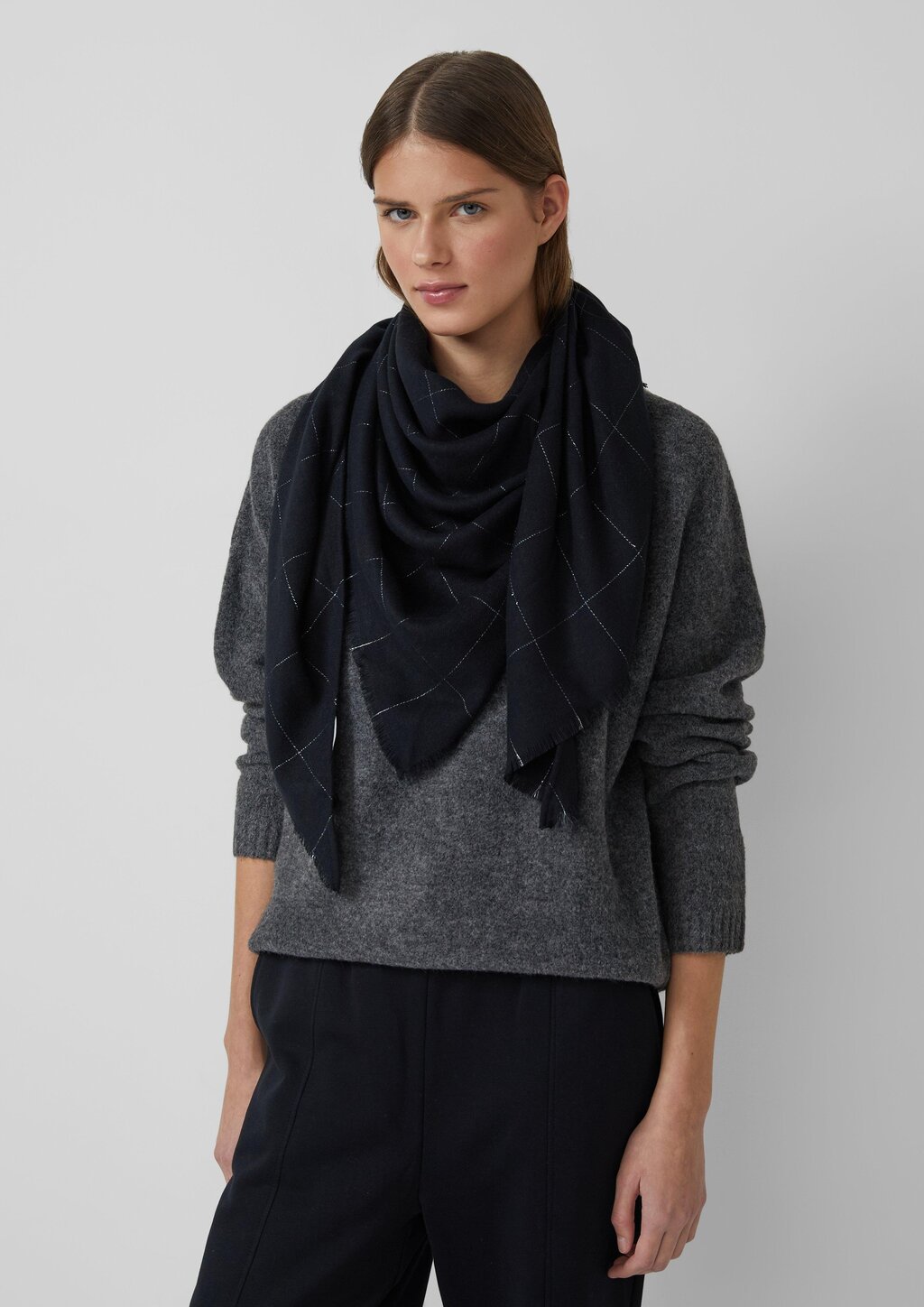 Dreieckstuch mit dezentem Glitzergarn