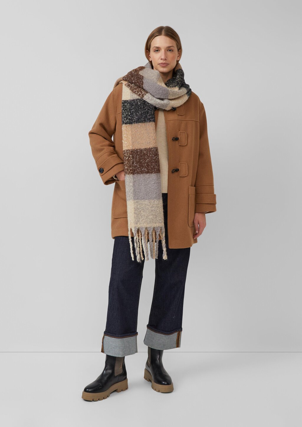 Schal mit Fransen und mehrfarbigem Karo-Muster