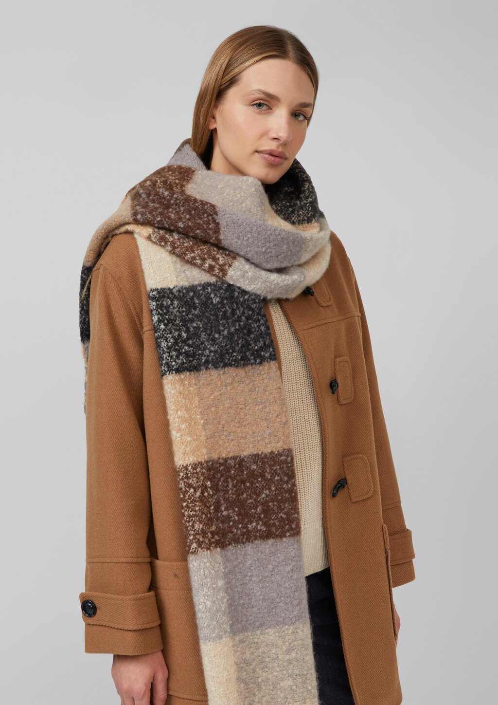 Schal mit Fransen und mehrfarbigem Karo-Muster