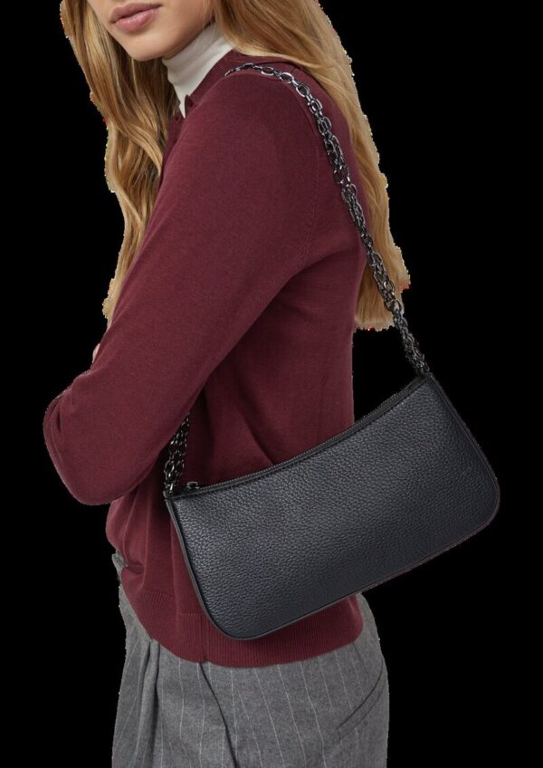 Kleine Tasche mit Logo-Prägung und Schulterkette