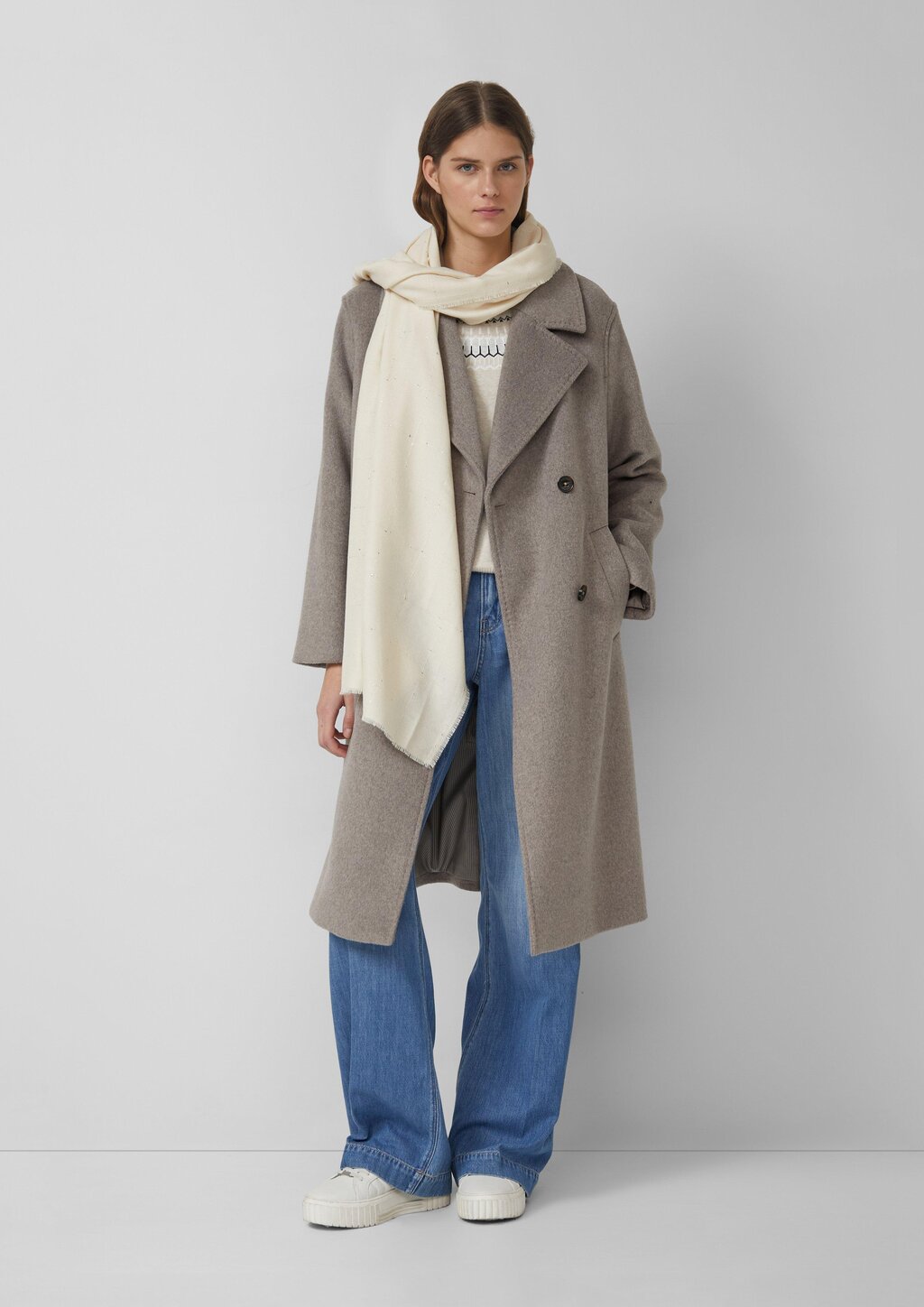 Breiter Schal mit umlaufenden Fransen und Pailletten-Details