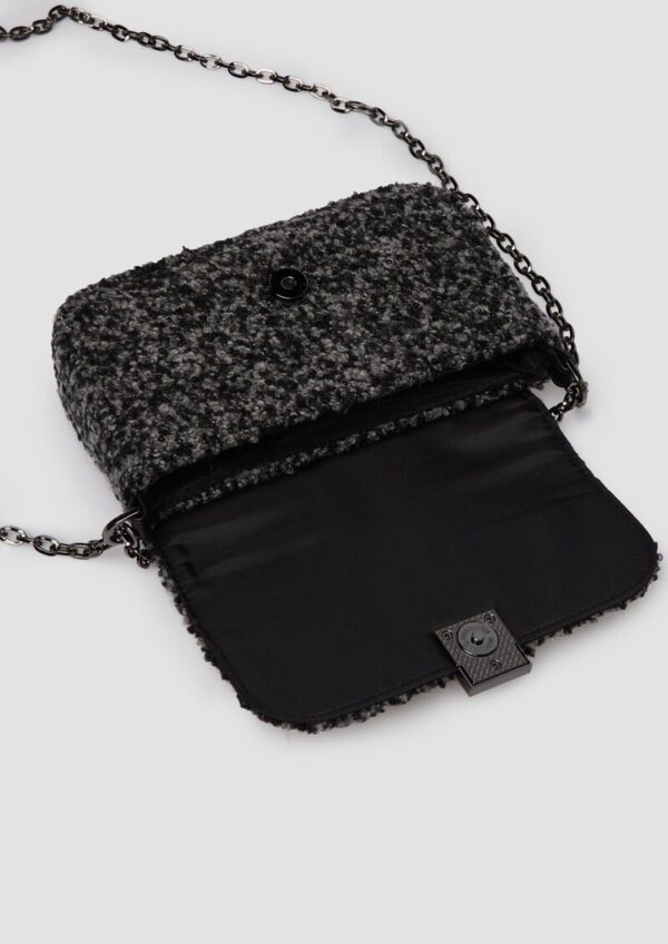 Clutch mit Schulterkette in Bouclé-Oberfläche